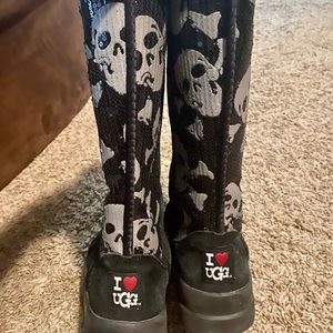 I ❤️ UGGS. Sequin skull zip up boots